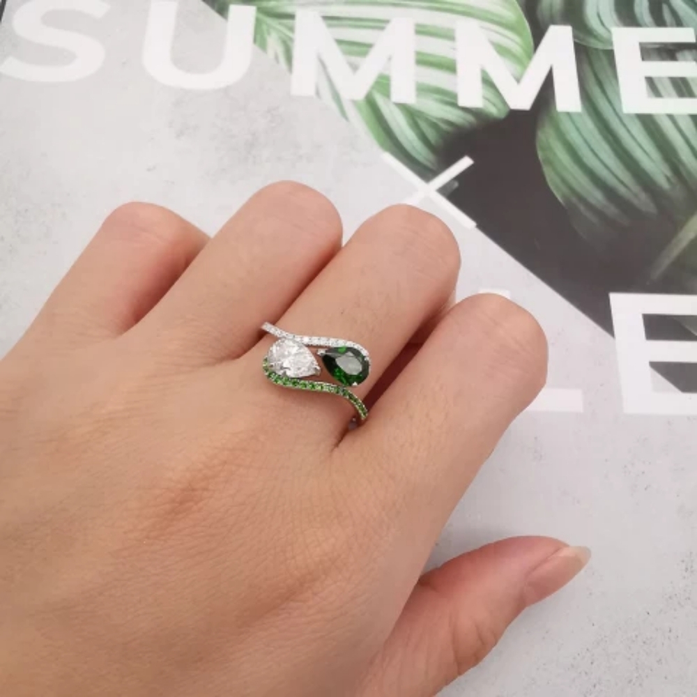 14K Solid White Gold Pear Shaped Moissanite x Diopside Ring - Picture 2 of 6